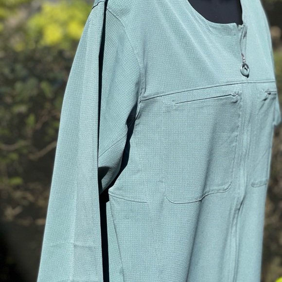 LULULEMON VENTLIGHT ZIPPERED JUMPSUIT (12) BLUE - Picture 5 of 10